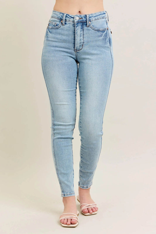 Judy Blue Full Size Mr Tummy Control Vintage Wash Skinny Jeans Plus Size - Rosa Apparel