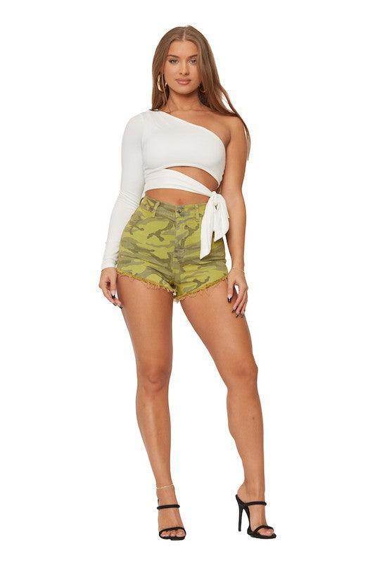 Stylish and Versatile Camo Shorts - Rosa Apparel