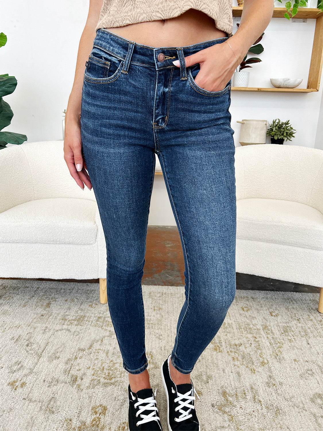 Judy Blue Full Size Classic Handsand Skinny Jeans - Rosa Apparel