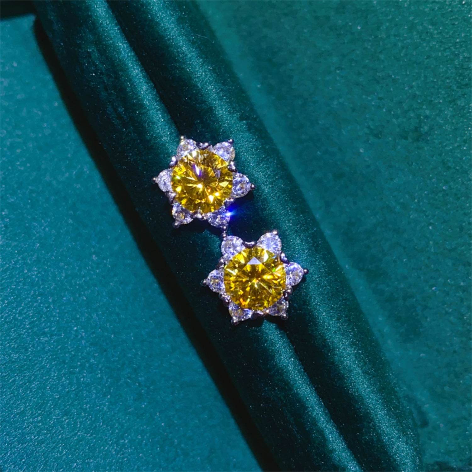 2 Carat Moissanite 925 Sterling Silver Stud Earrings - Rosa Apparel