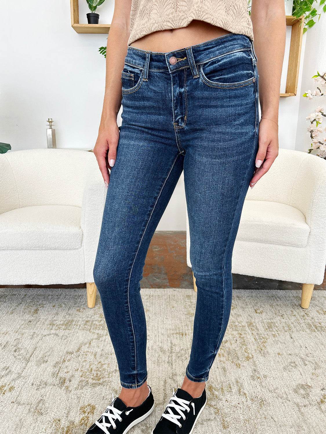 Judy Blue Full Size Classic Handsand Skinny Jeans - Rosa Apparel