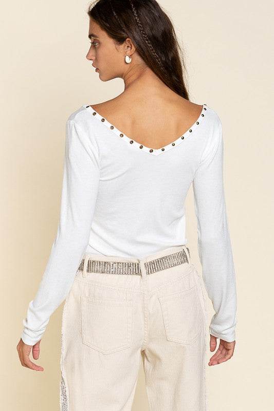 POL Studded Ribbed V-Neck Long Sleeves Top - Rosa Apparel