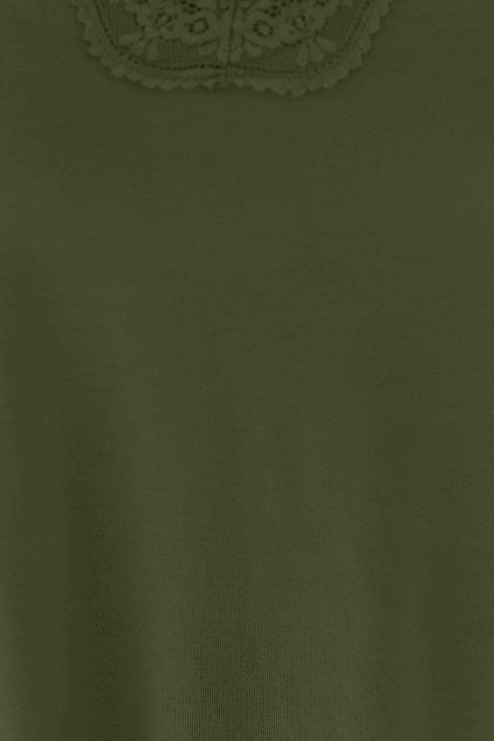 Basic Bae Full Size Lace Detail V-Neck Sleeveless Cutout Cami - Rosa Apparel