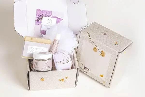 Lizush Lavender Bath and Body set, Natural Skincare Appreciation Gift Box - Rosa Apparel