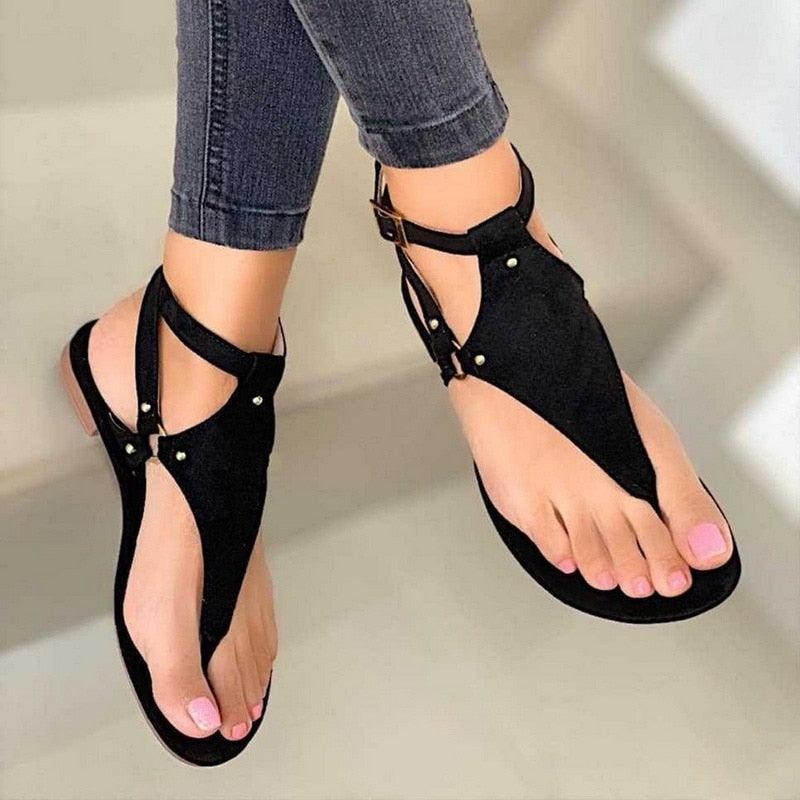 STEVVEX Women’s Black Crisscross Flat Beach Sandals ST85SH4522SKL