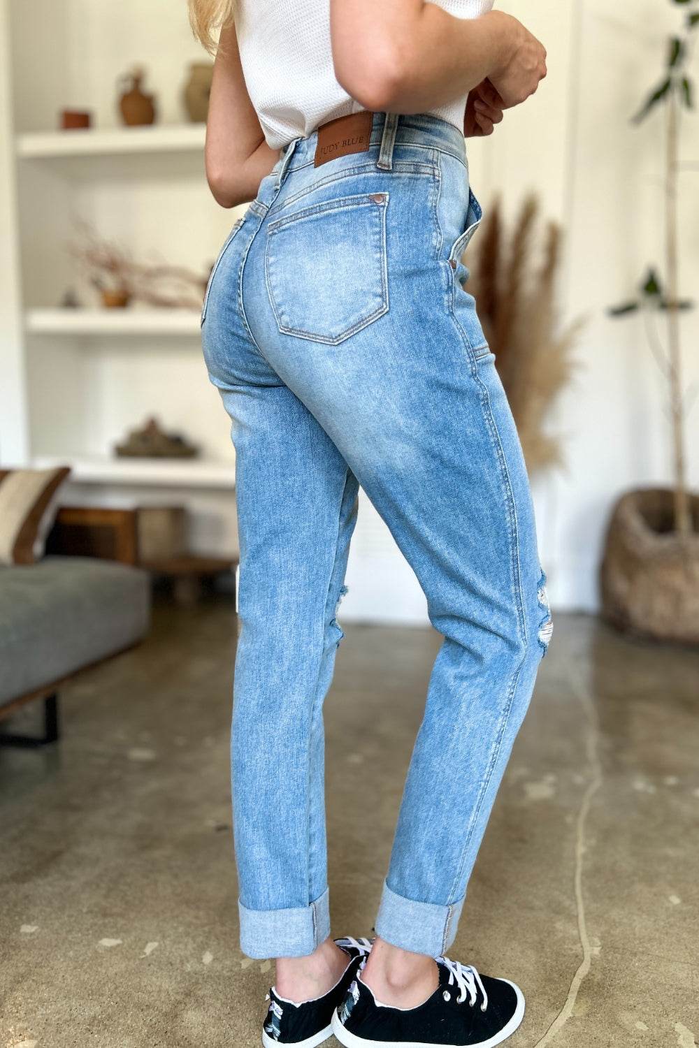 Judy Blue Full Size Distressed Straight Jeans with Patch Pockets - Rosa Apparel